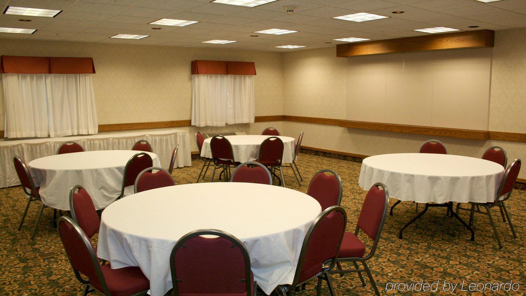 Hotel Baymont By Wyndham Portage Esterno foto